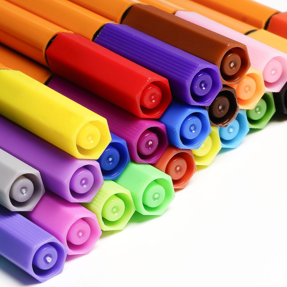 Colored marker pens for drawing and outlining